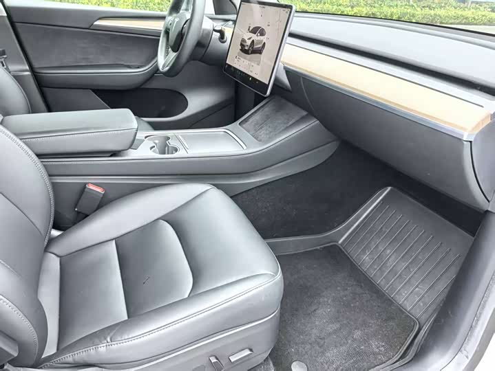 Фото 9 - Tesla Model Y