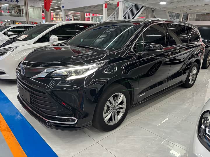 Фото 2 - Toyota Sienna