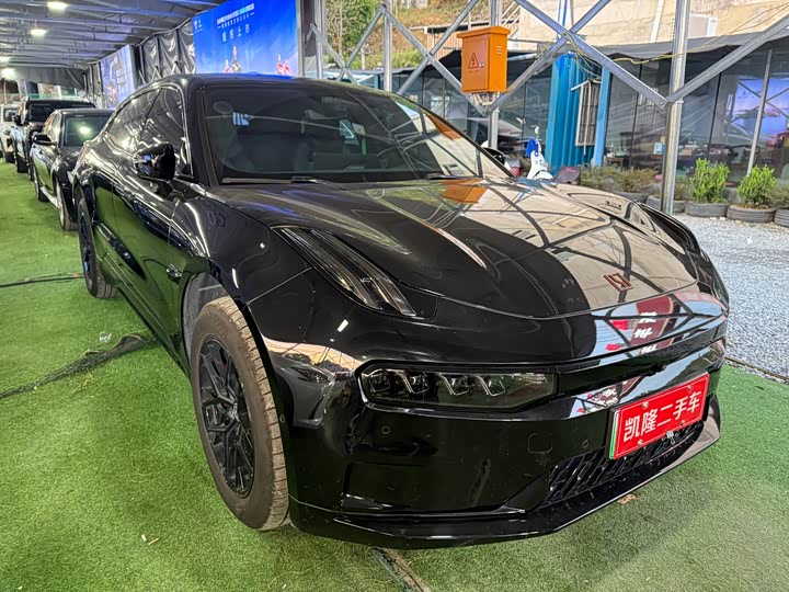 Фото 3 - Zeekr 001