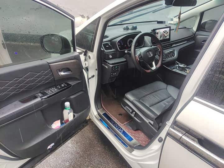 Фото 14 - Honda Elysion