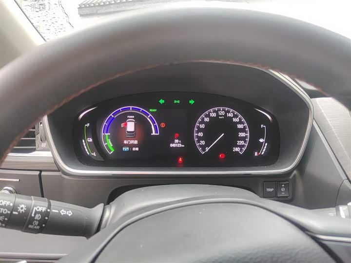 Фото 4 - Honda Elysion