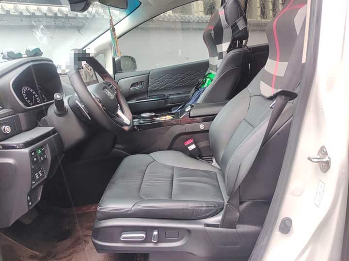 Фото 8 - Honda Elysion