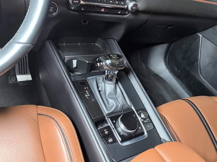 Фото 13 - Mazda CX-50