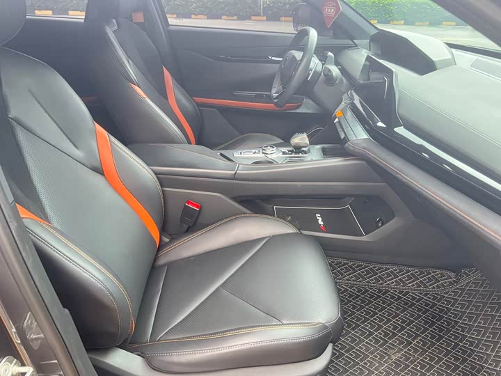 Фото 6 - Changan UNI-V