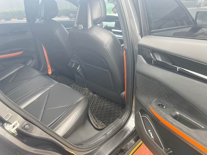 Фото 9 - Changan UNI-V