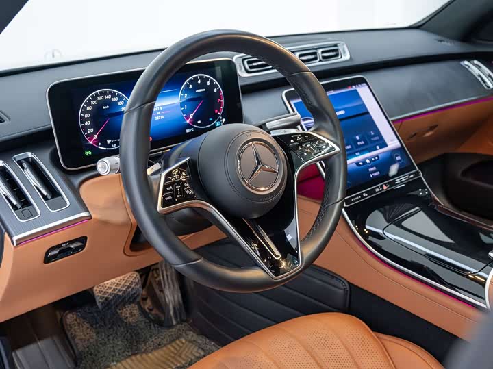 Фото 17 - Mercedes-Benz S-Class