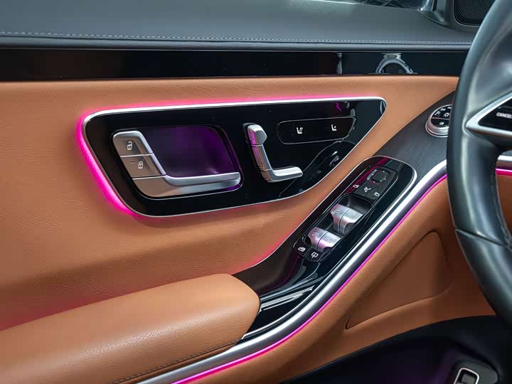 Фото 19 - Mercedes-Benz S-Class