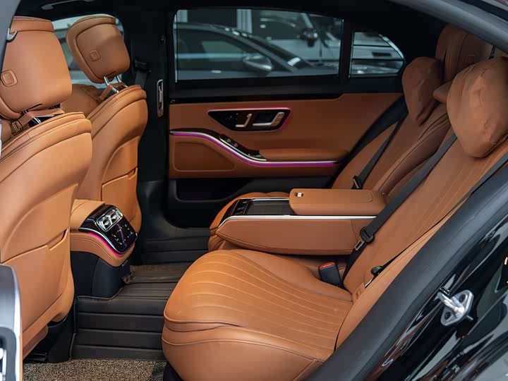Фото 23 - Mercedes-Benz S-Class