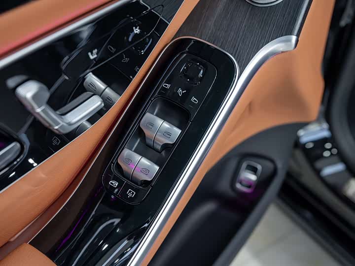 Фото 26 - Mercedes-Benz S-Class