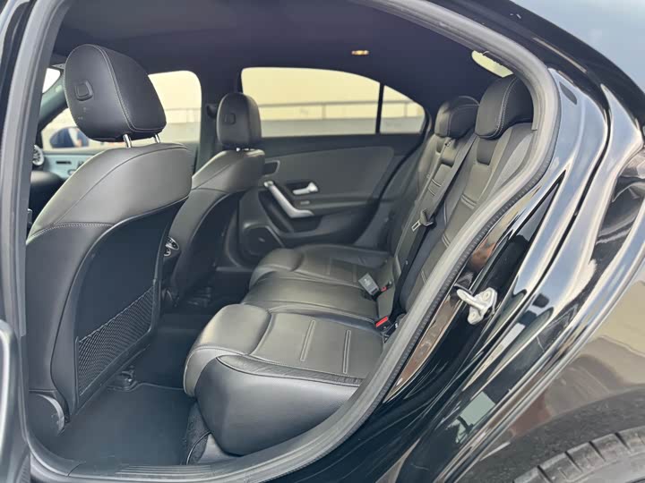 Фото 11 - Mercedes-Benz A-Class AMG