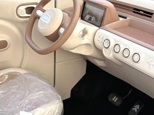 Фото 6 - Bestune Pony