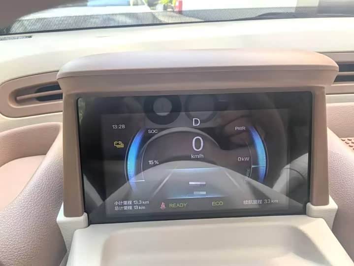 Фото 9 - Bestune Pony