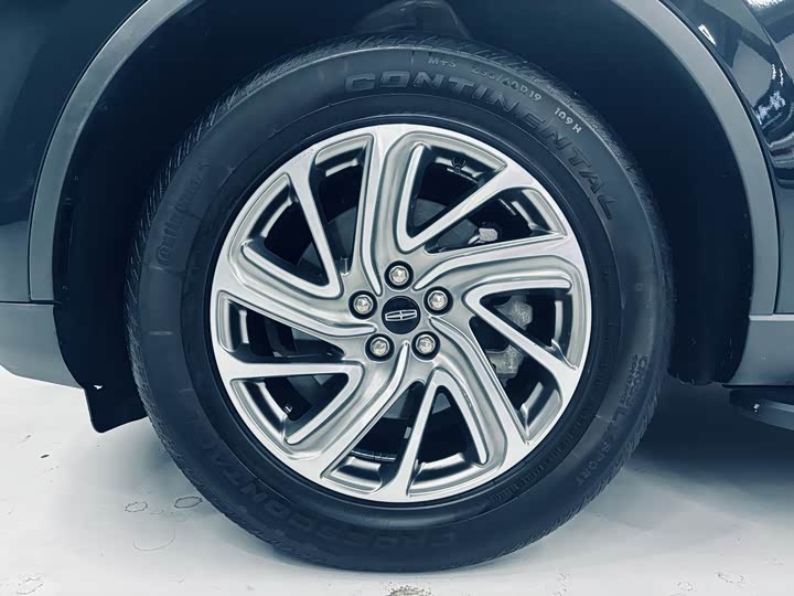 Фото 19 - Lincoln Aviator