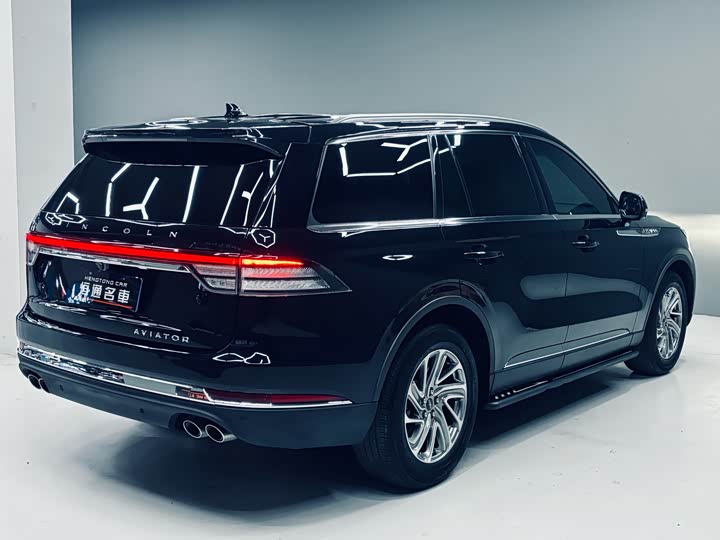 Фото 5 - Lincoln Aviator