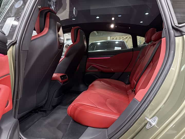 Фото 12 - Xiaomi SU7