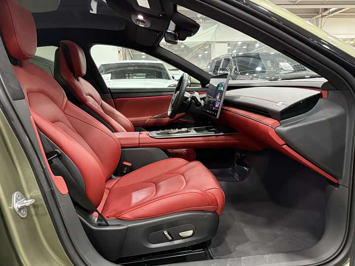 Фото 13 - Xiaomi SU7