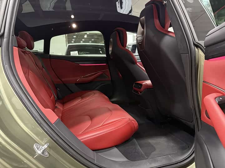 Фото 14 - Xiaomi SU7