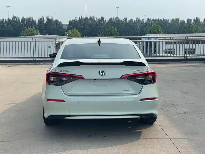 Фото 4 - Honda Civic