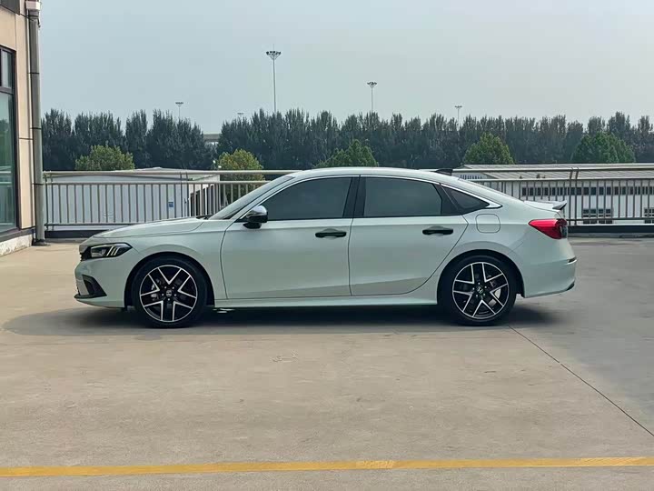 Фото 7 - Honda Civic