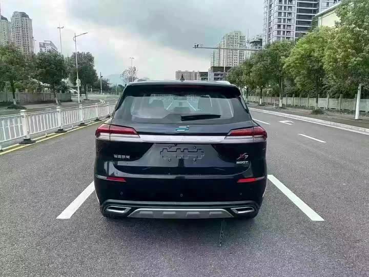 Фото 9 - Changan Oshan X7