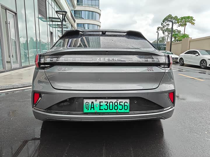 Фото 5 - Zeekr 001