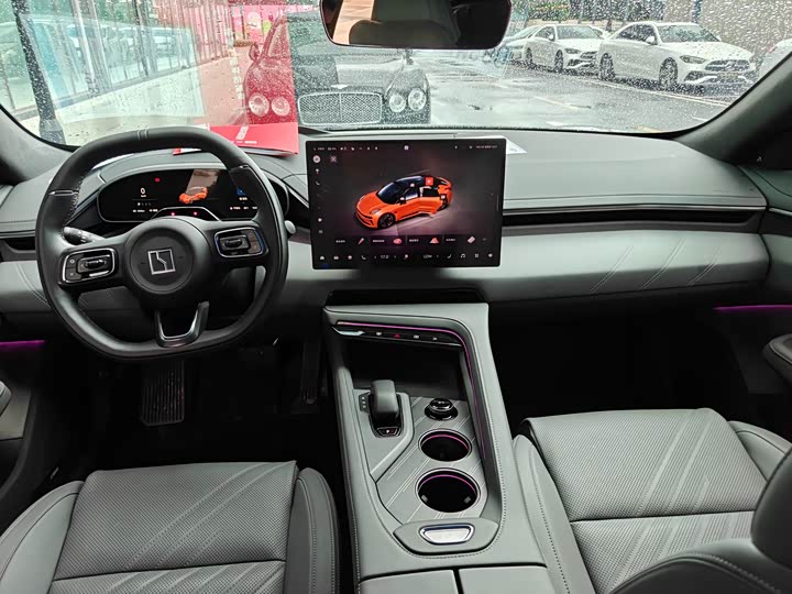 Фото 6 - Zeekr 001