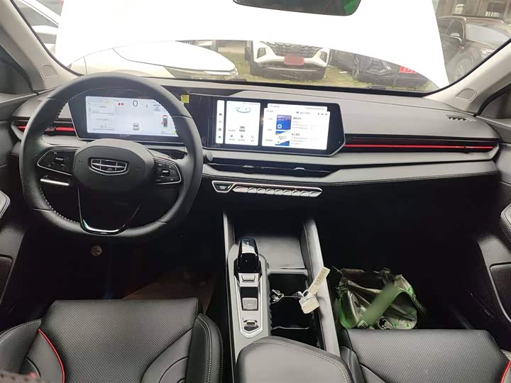 Фото 10 - Geely Binrui