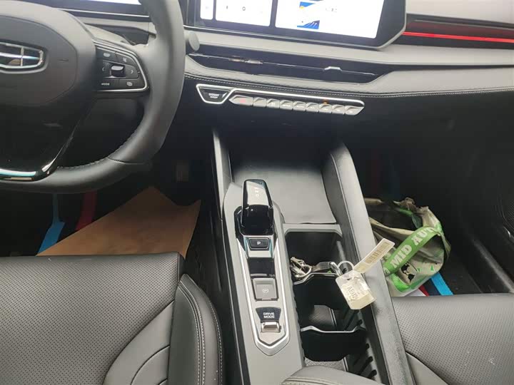 Фото 14 - Geely Binrui