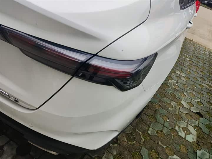 Фото 8 - Geely Binrui