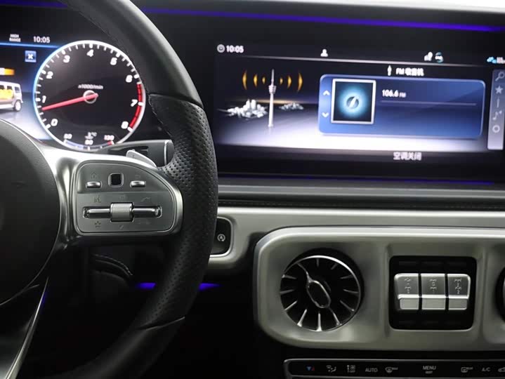 Фото 20 - Mercedes-Benz G-Class