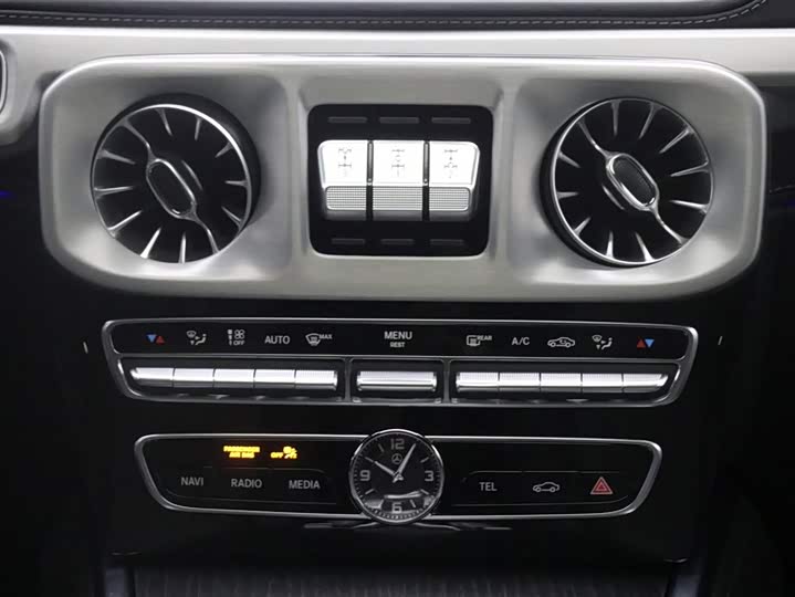 Фото 22 - Mercedes-Benz G-Class