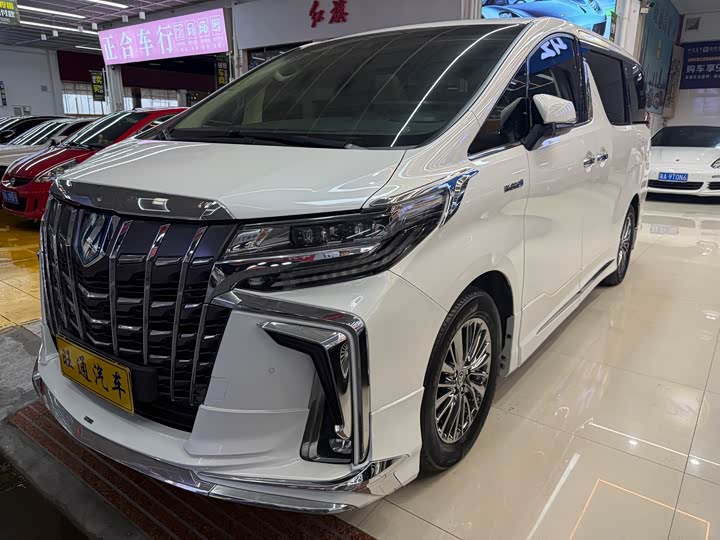 Фото 1 - Toyota Alphard