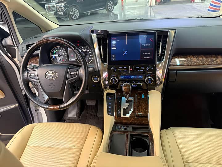 Фото 11 - Toyota Alphard