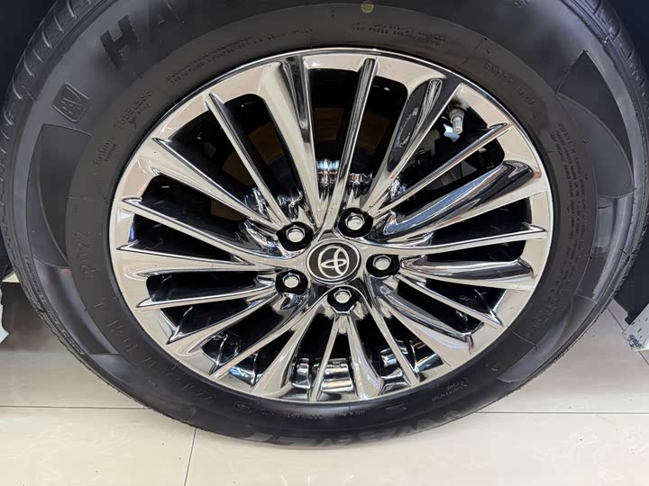 Фото 14 - Toyota Alphard