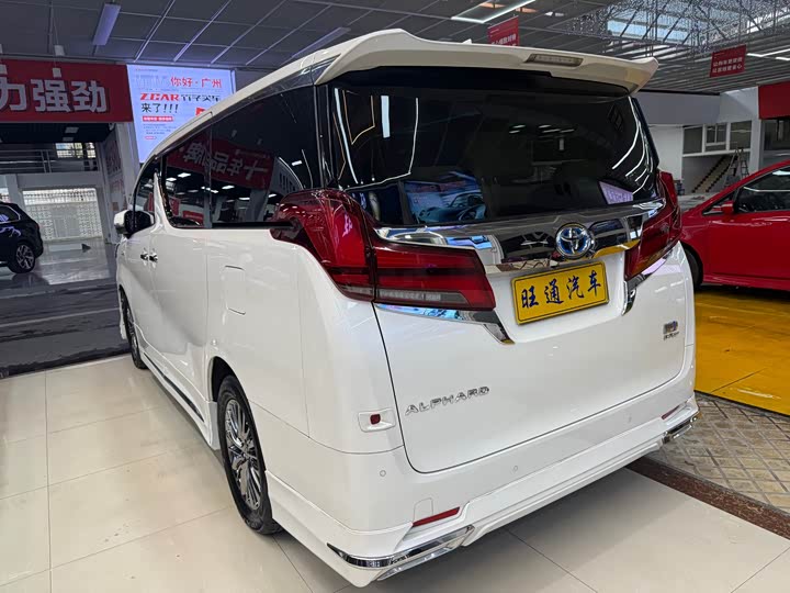 Фото 4 - Toyota Alphard
