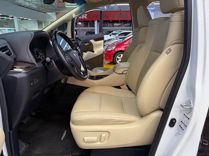 Фото 6 - Toyota Alphard