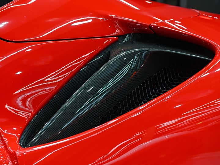 Фото 16 - Ferrari SF90