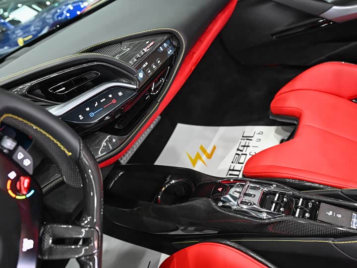 Фото 9 - Ferrari SF90