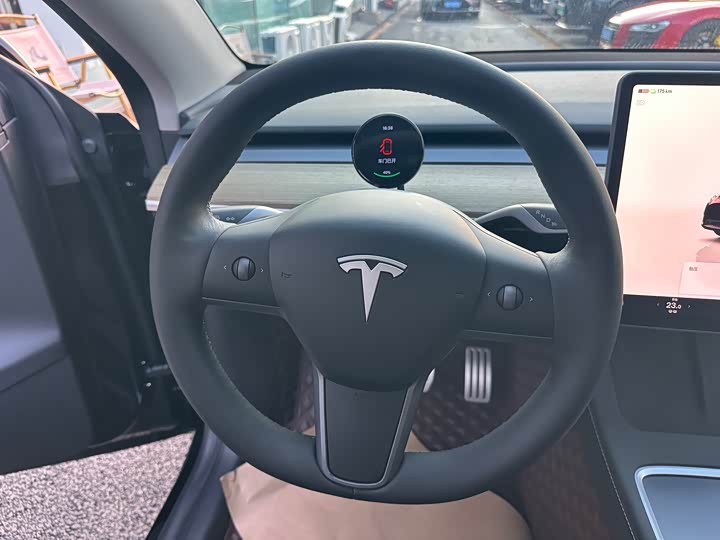 Фото 15 - Tesla Model Y