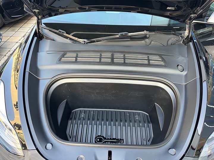 Фото 4 - Tesla Model Y