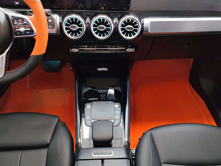 Фото 11 - Mercedes-Benz GLB-Class