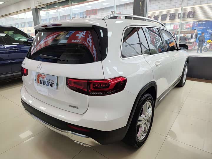 Фото 13 - Mercedes-Benz GLB-Class