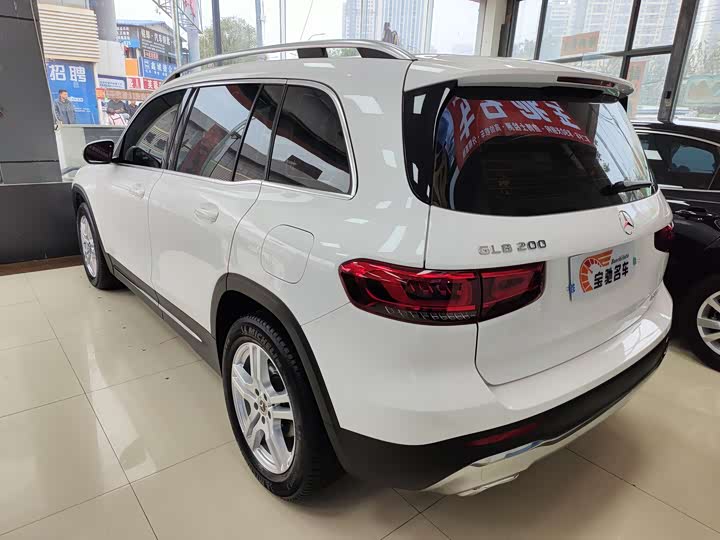 Фото 15 - Mercedes-Benz GLB-Class