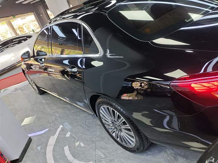 Фото 5 - Mercedes-Benz E-Class