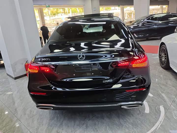 Фото 6 - Mercedes-Benz E-Class