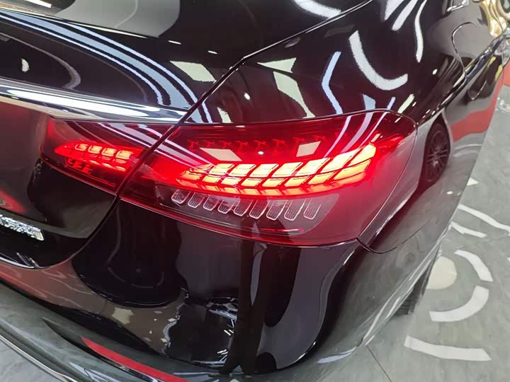 Фото 8 - Mercedes-Benz E-Class