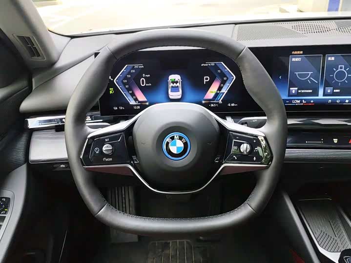 Фото 8 - BMW i5
