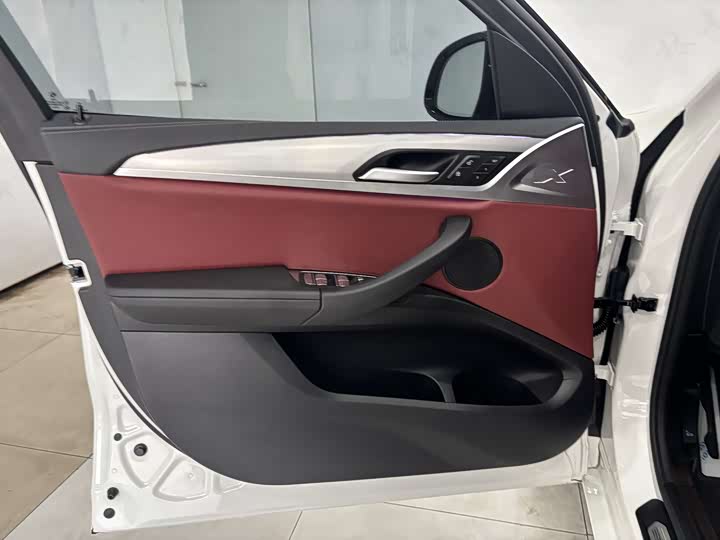 Фото 10 - BMW X4