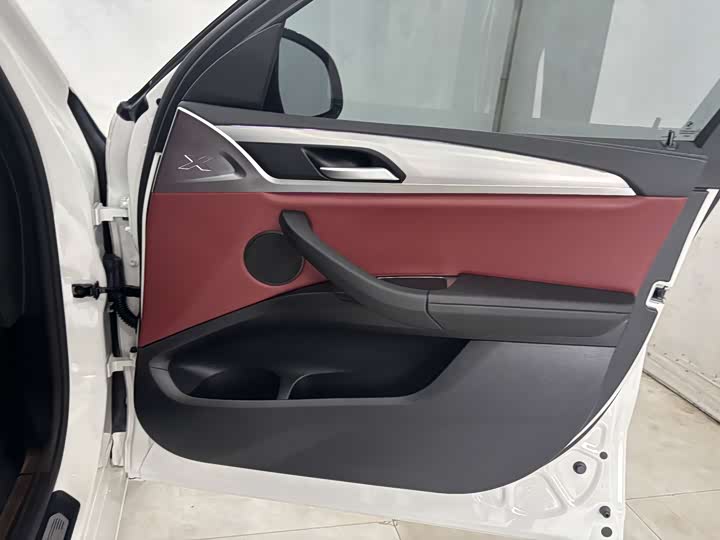 Фото 25 - BMW X4