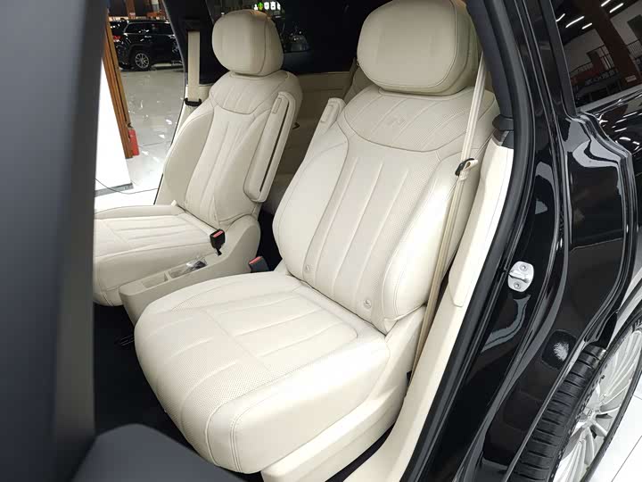 Фото 10 - Nio Onvo L90